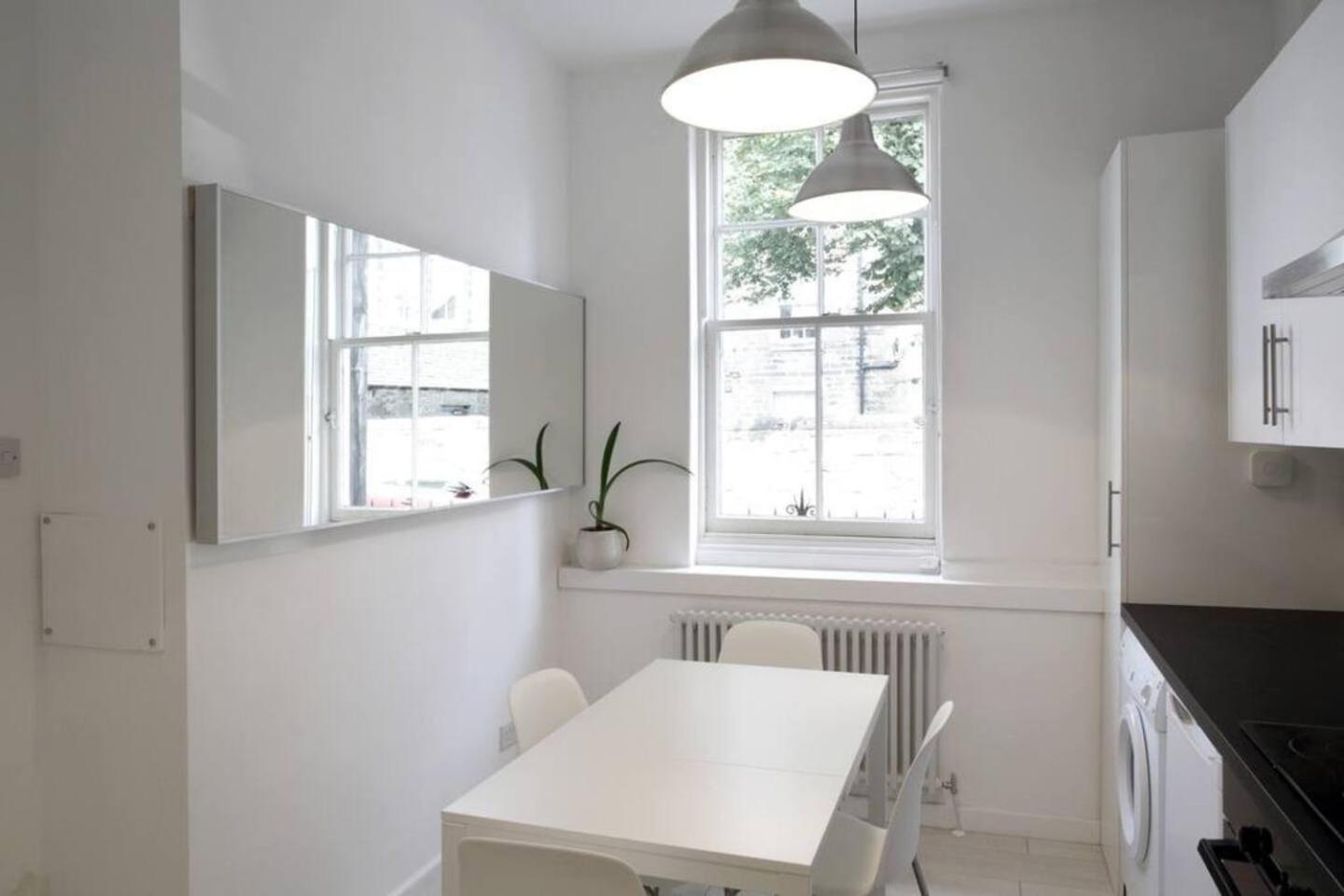 Beautiful Scandi-Inspired One Bed In Stockbridge Edinburgh Bagian luar foto